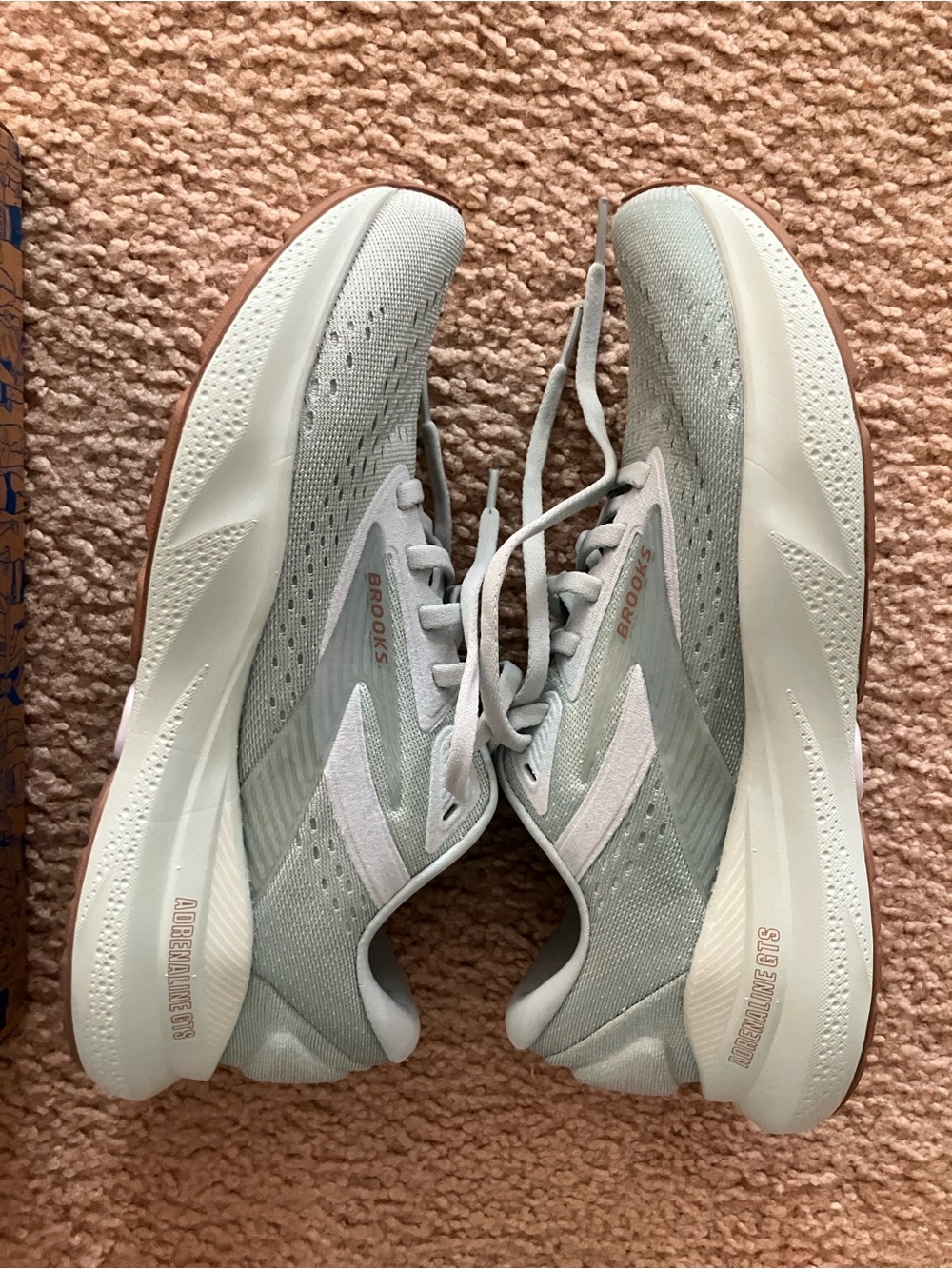Brooks Women's Adrenaline GTS 24 Cloud Blue/Coconut/Portabella (seafoam) sz 8
